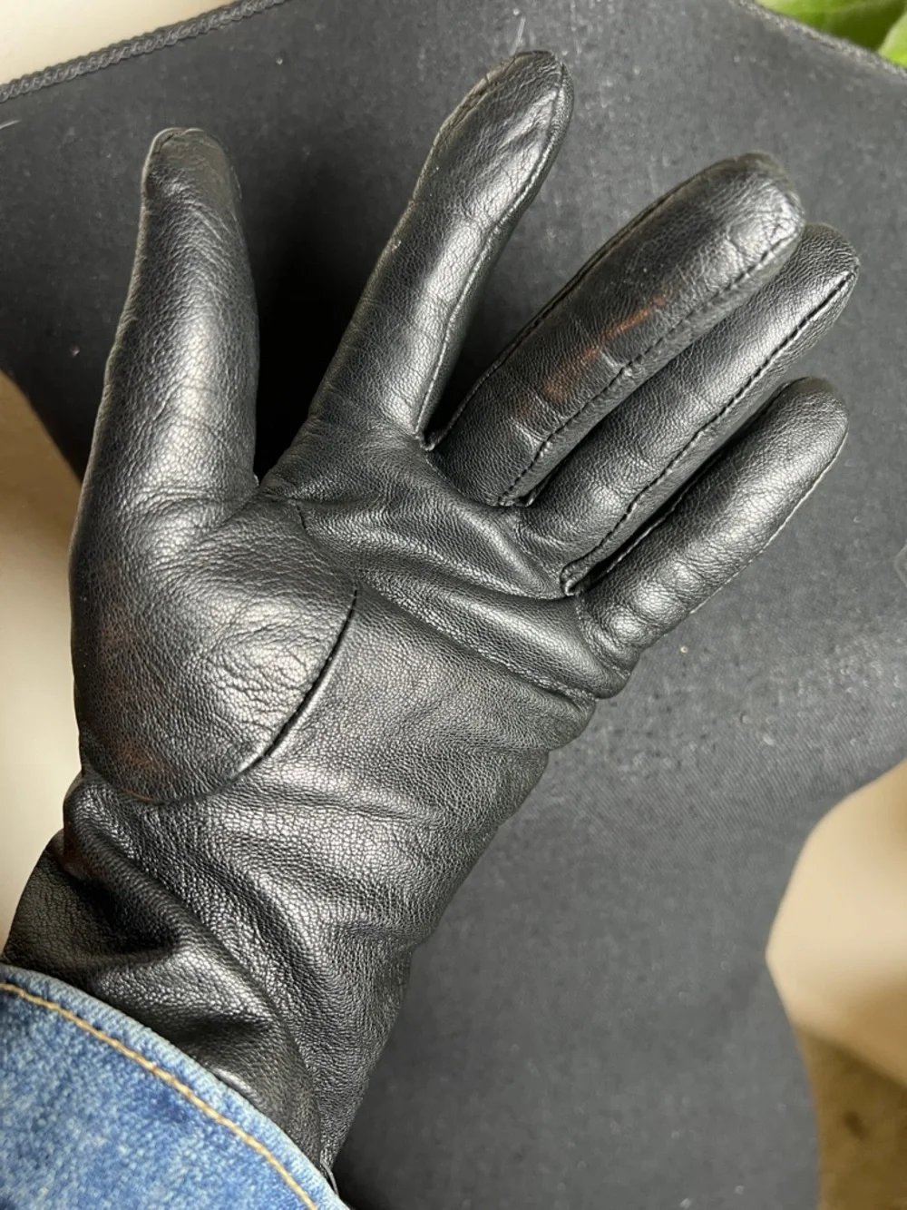 Women’s Black Leather Gloves Thinsulate Size 7.5 Excellent Condition